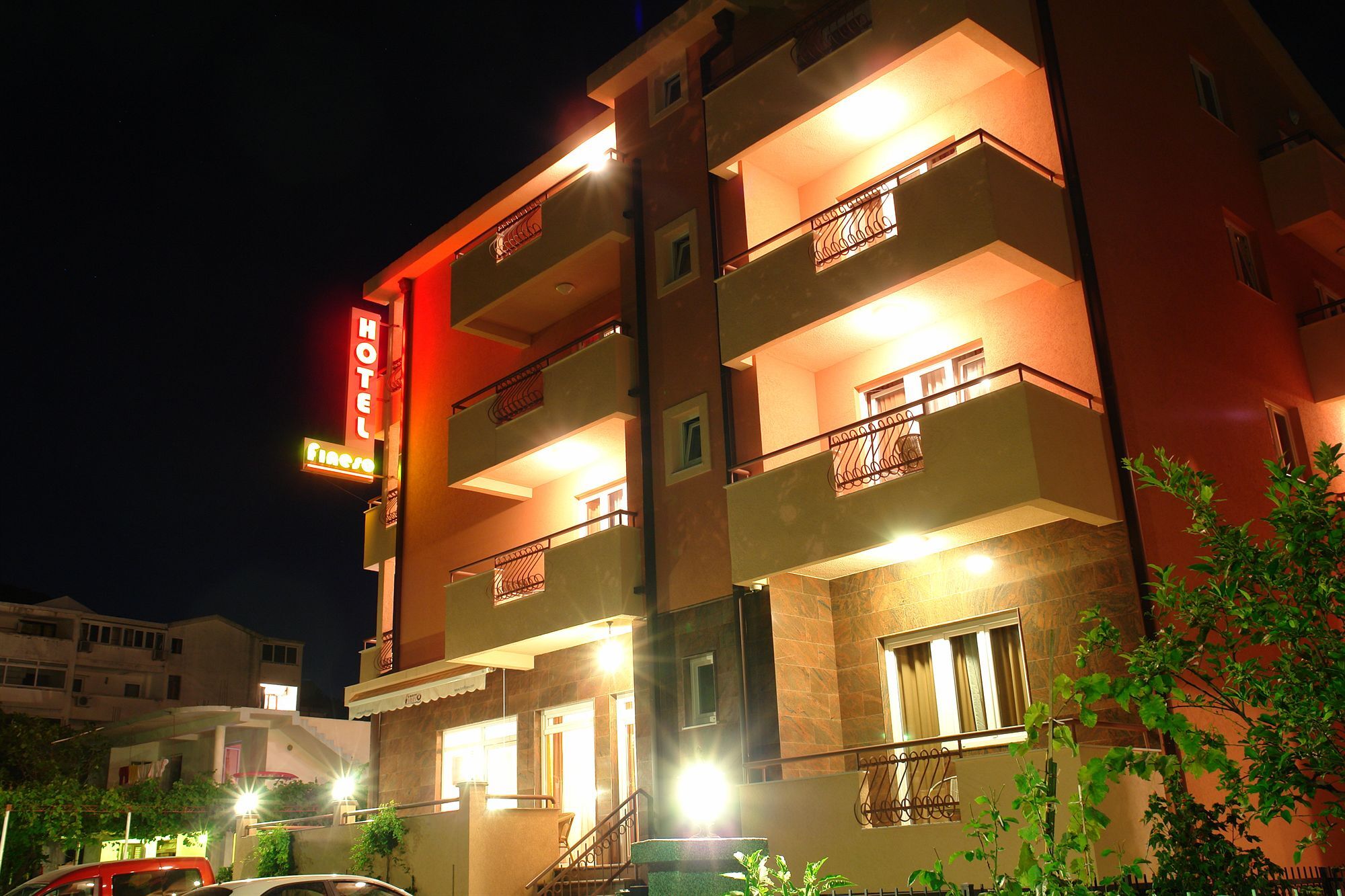 בודווה Hotel Fineso מראה חיצוני תמונה